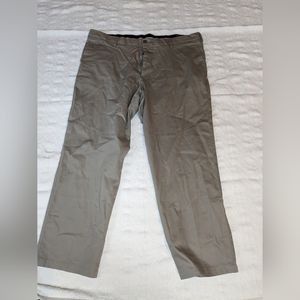 Dockers Men's Relaxed Fit Comfort Khaki Pants